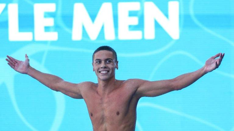David Popovici establece una nueva marca mundial en los 100 libres.