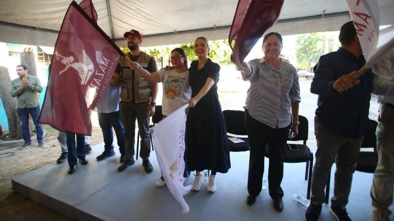 La Alcaldesa Estrella Palacios encabezó los banderazos de inicio de obra en el fraccionamiento Mar de Cortés y la colonia Jaripillo.