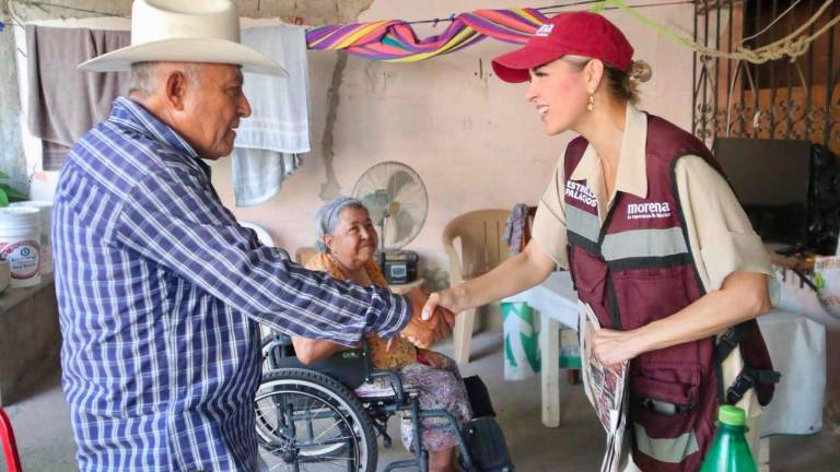 Estrella Palacios realizó recorridos y encabezó una asamblea informativa en municipios del centro-norte de Sinaloa.