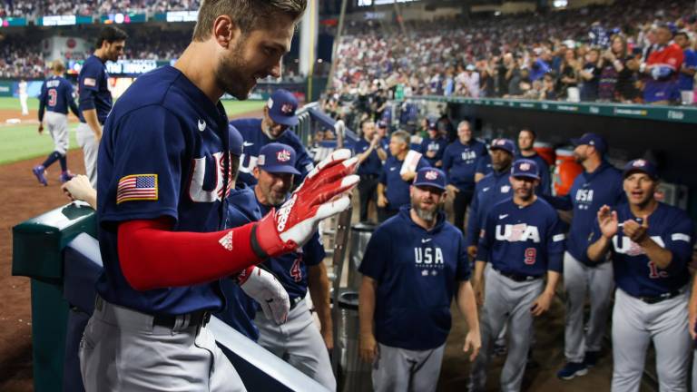 Trea Turner le dio ventaja momentánea a Estados Unidos con su cuarto jonrón del torneo.