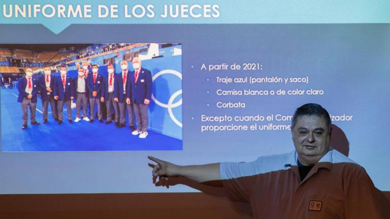 Capacitan a entrenadores de gimnasia artística varonil, en Culiacán