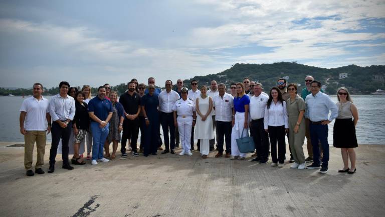 Estrella Palacios Dominguez, Secretaria de Turismo de Sinaloa, encabezó un recorrido a través de la Terminal de Cruceros en Mazatlán, junto a directivos y ejecutivos de la industria naviera.