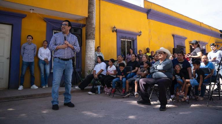 El Alcalde de Culiacán Juan de Dios Gámez Mendívil entrega en la sindicatura de San Lorenzo obras de drenaje y pavimentación.