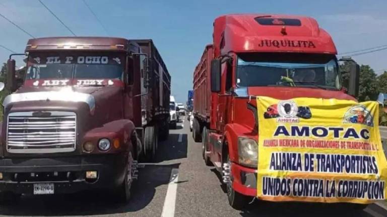 La dependencia dio a conocer que se instaló una mesa de trabajo con la dirigencia nacional de la Alianza Mexicana de Organización de Transportistas.