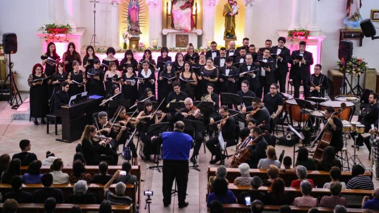 El Coro de Ópera de Sinaloa compartió la música del llamado Genio de Salzburgo.