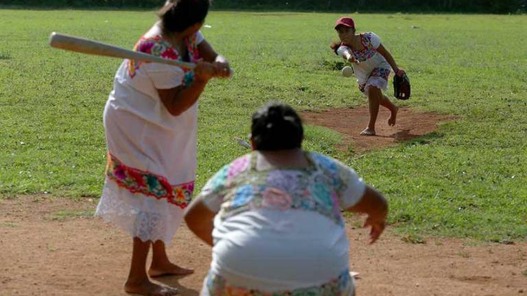 Las Amazonas, guerreras mayas del softbol