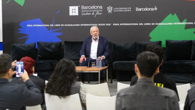 Gonzalo Celorio durante una charla en la Feria Internacional del Libro de Guadalajara.