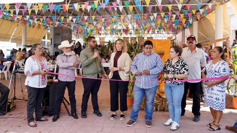 Autoridades cortaron el listo inaugural del evento.
