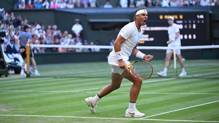 Rafael Nadal sigue con paso firme en Wimbledon.