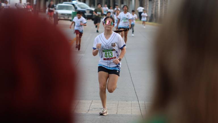 El malecón mazatleco se vistió de gala para albergar la competencia pedestre.