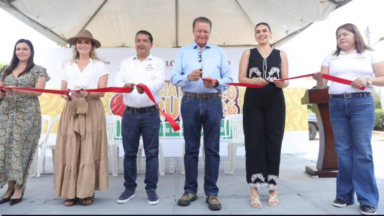 Autoridades cortaron el listón de inauguración.
