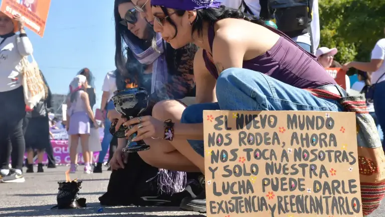 Mujeres en Culiacán se hicieron escuchar con fuerza entre gritos por justicia a víctimas de violencias, feminicidios, homicidios o desapariciones, este Día Internacional de la Mujer.