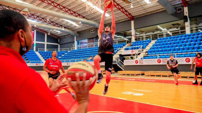 Joshua Paúl Ramírez se incorpora a los entrenamientos de Venados Basketball.