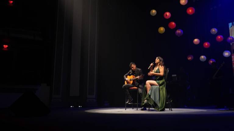 Mariana Pamplona enamora con su voz en majestuoso concierto