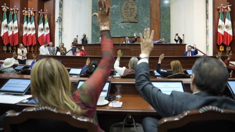 Diputadas y diputados aprobaron por unanimidad reformas para sustituir el uso genérico masculino por términos incluyentes en la Constitución de Sinaloa.