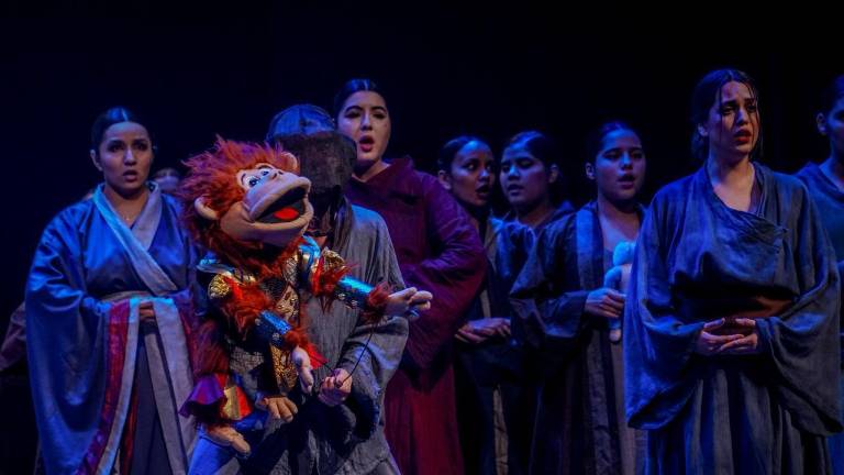 La obra se presentó en el Teatro Ángela Peralta.