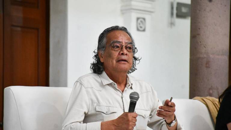 Pedro Valtierra presentó su libro “Sin miedo a la luz”, que recopila cinco décadas de trabajo fotoperiodístico.