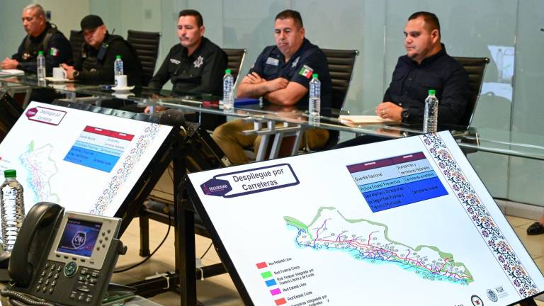 Reunión de seguridad para definir operativos en carnavales de Sinaloa.