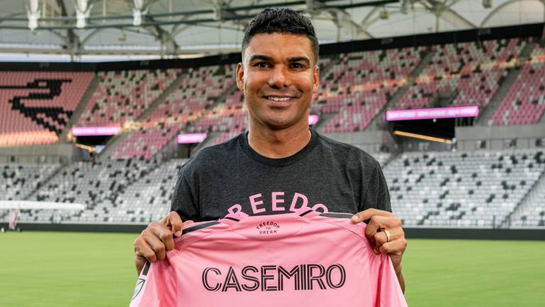 Casemiro firmó hasta el cierre de la temporada 2027, con opción de extender su vínculo hasta 2029.