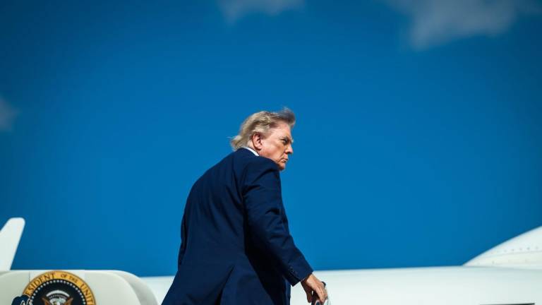 Durante su asistencia a la cumbre de la OTAN en Turquía, el Presidente de Estados Unidos Donald Trump se tuvo que ocultar y cambiar de avión ante amenazas.