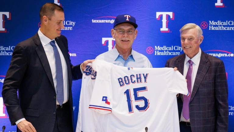 Bruce Bochy fue presentado oficialmente como nuevo mánager de los Rangers de Texas.