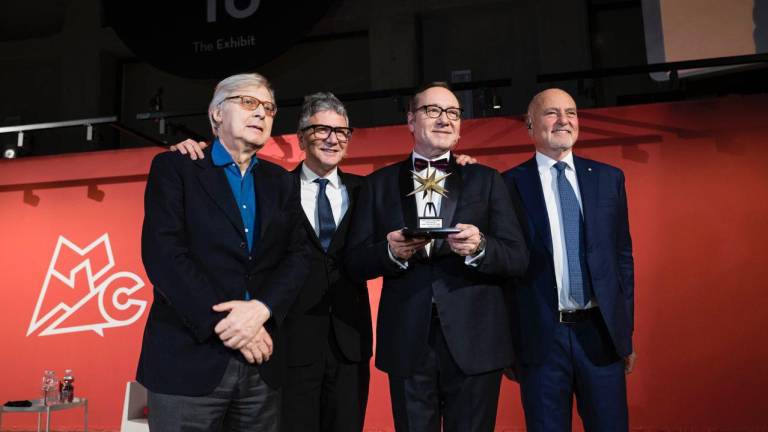 Pese a críticas, el actor Kevin Spacey es galardonado en Italia.