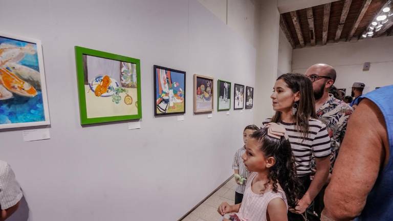 La imaginación infantil toma forma a través de colores, texturas, volúmenes e historias visuales en la Galería Ángela Peralta.