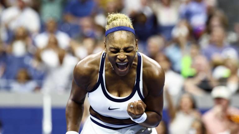 Serena Williams reacciona.