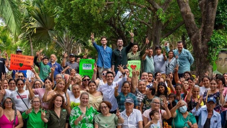 Encuentro de Ricardo Madrid Pérez con simpatizantes en el sur de Sinaloa.