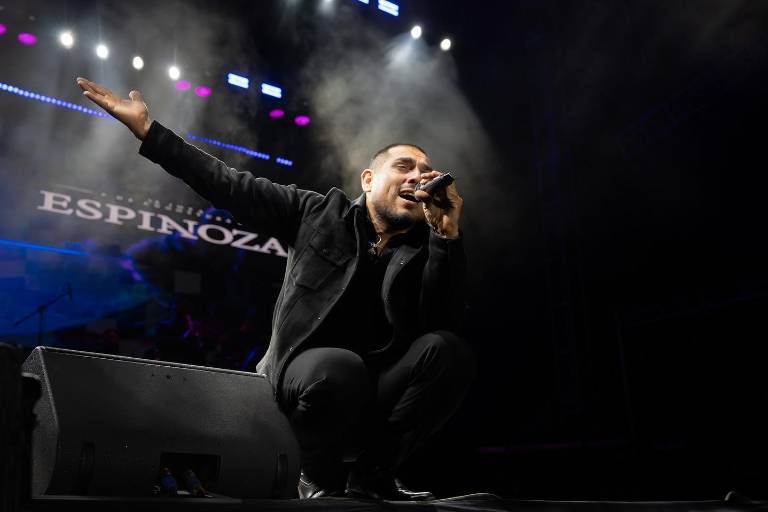 Desmiente Espinoza Paz los rumores sobre la situación de su visa