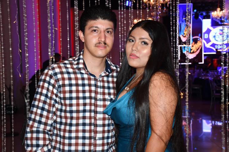 Bailan y se divierten al máximo los bomberos de Culiacán