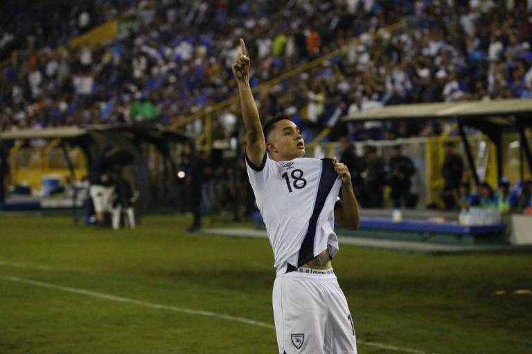 La Guatemala de Tena saca ‘tanque de oxigeno’ en eliminatorias con triunfo clave en El Salvador
