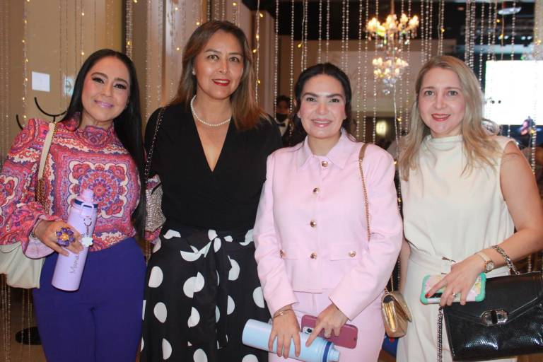 Celebran con mariachi y gran fiesta a las mamás Senda en su día