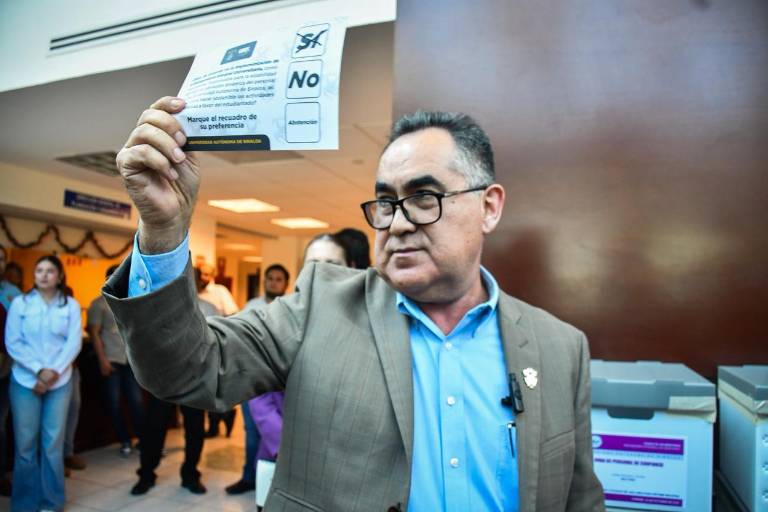 Rector de la UAS emite voto a favor de la reingeniería financiera en consulta universitaria