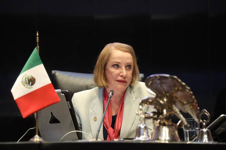 Senado recibe dos iniciativas de Sheinbaum: en materia de amparo y protección industrial