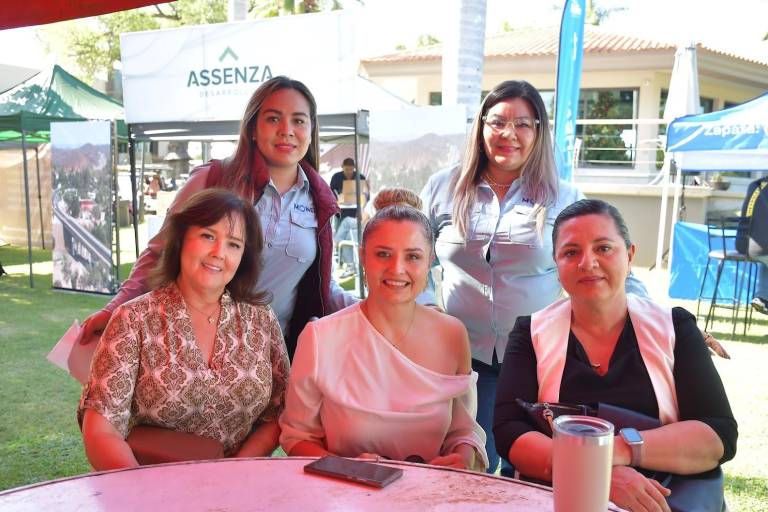 Disfrutan de un torneo más de Golf en el Country Club