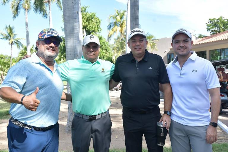 Disfrutan de un torneo más de Golf en el Country Club