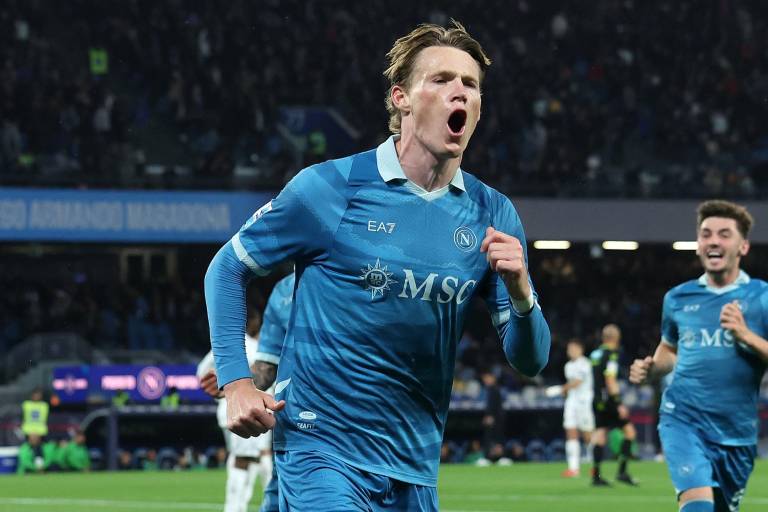 Nápoles responde al Inter y se coloca a tres puntos en Italia