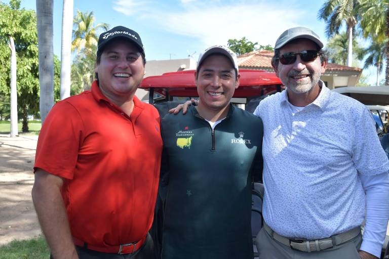 Disfrutan de un torneo más de Golf en el Country Club