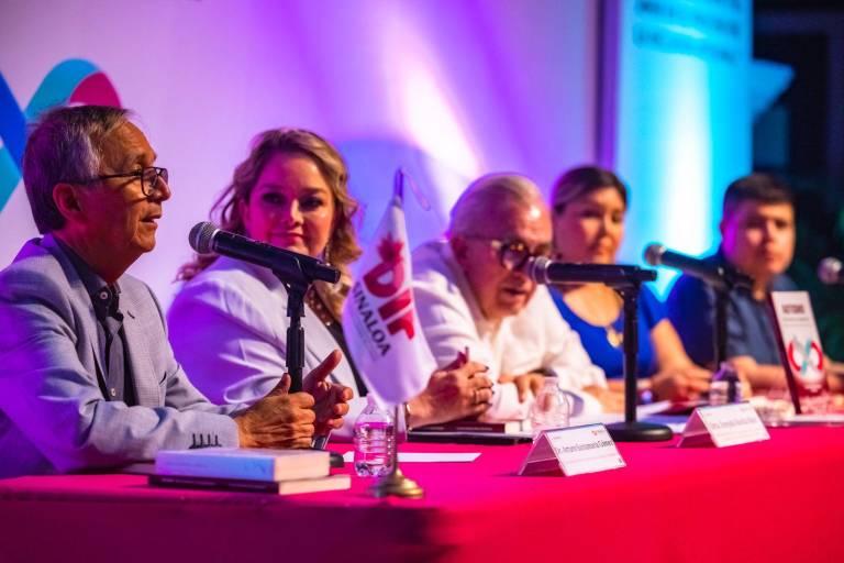 Presentan libro ‘Autismo, de la bruma a la esperanza’, que relata testimonios de familias de personas con autismo