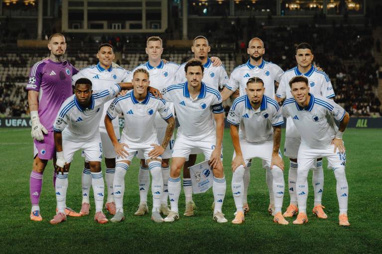 Qarabag vence 2-0 al Copenhague y mantiene paso perfecto en Champions; Huescas sale lesionado