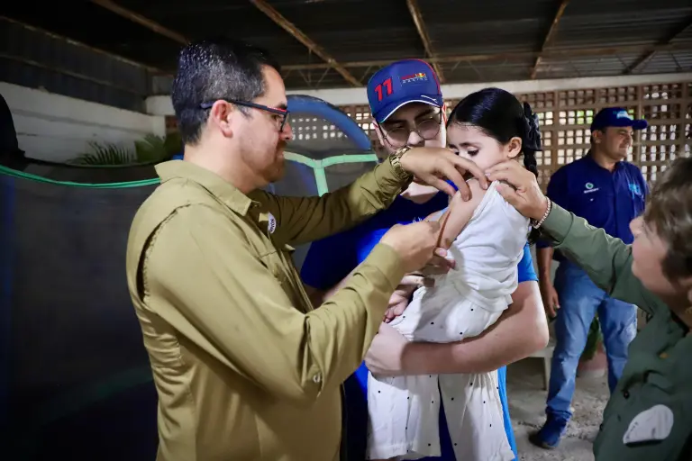 En Sinaloa se mantiene una campaña de vacunación contra el sarampión.