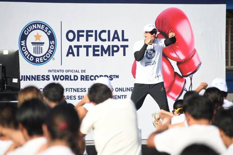 ¡La UAS y Marco Verde hacen historia! Mil universitarios se unen y logran el Guinness World Récord denominado la clase Fitness de Boxeo más grande en línea y múltiples sedes