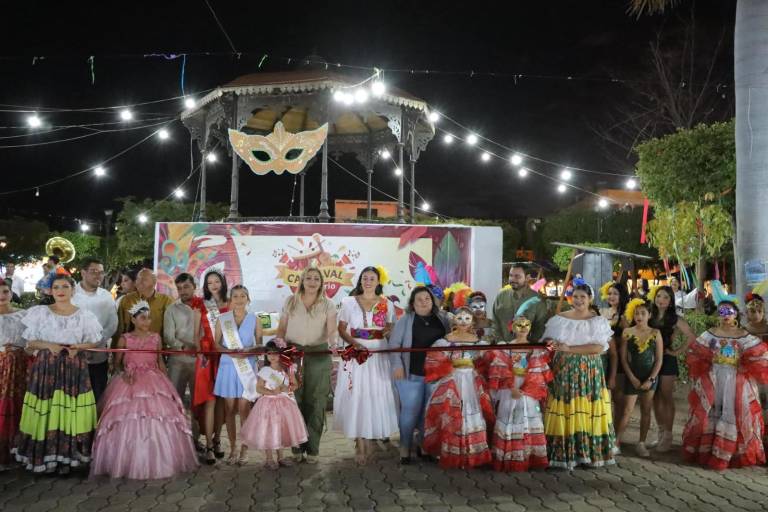 Con la inauguración de la verbena se pone en marcha el Carnaval Rosario 2025