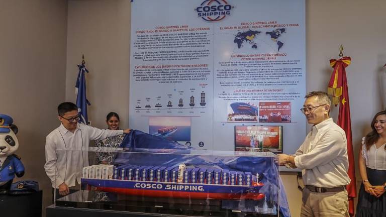 Representantes de COSCO Shipping Lines México participaron en la entrega del donativo al Museo Casa del Marino.