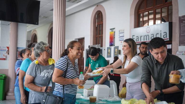 El Gobierno de Culiacán y el DIF Municipal llevan el programa de apoyo alimenticio Alajibua al Hospital Civil.