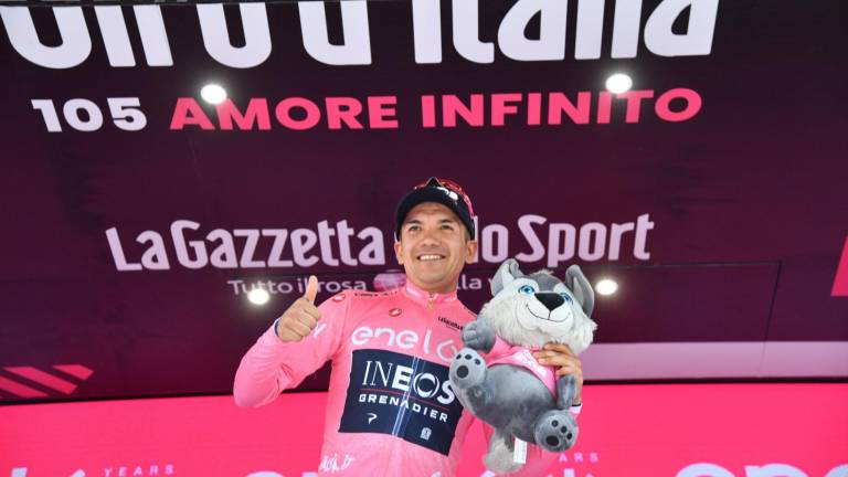 Richard Carapaz defendió su maglia rosa con el cuarto puesto hacia Aprica, en el Giro de Italia