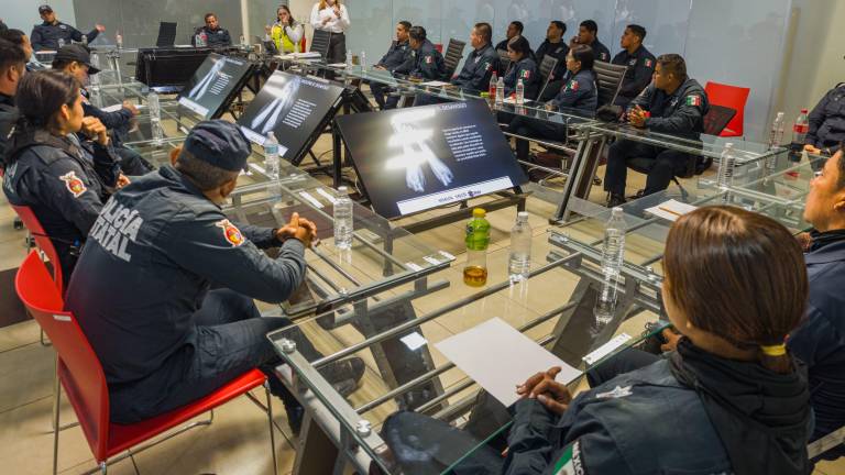 Agentes de la PEP recibieron capacitación sobre Primeros Auxilios Psicológicos para atender situaciones de riesgo de suicidio.