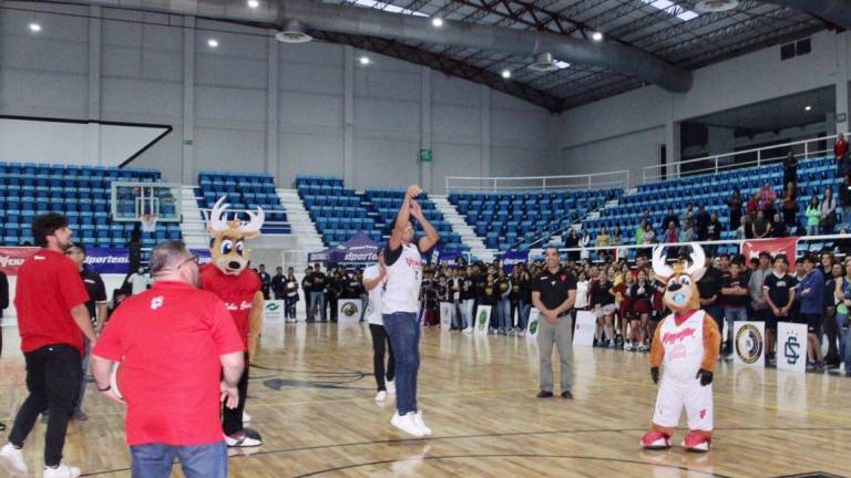 Francisco Acosta jugará todavía como juvenil con Venados Basketball