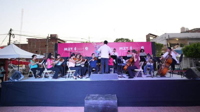 La Orquesta de la Licenciatura CMA brindó un gran repertorio a la audiencia.
